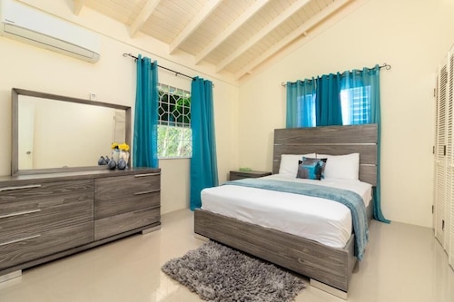 3 Bedroom Cozy House in Drax Hall