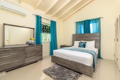 3 Bedroom Cozy House in Drax Hall