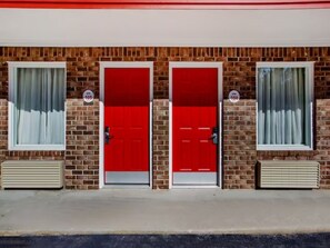 تفاصيل الفندق من الخارج