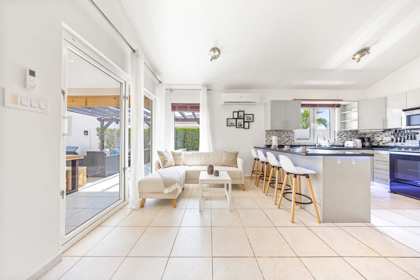 Fernseher, Stereoanlage