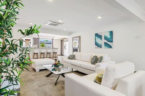 Interior - 4BR House | Private Pool | Minutes To Palm Beach! (Noord)