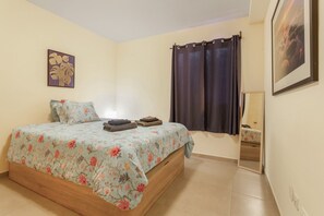 Ferros/tábuas de passar roupa, Wi-Fi, roupa de cama