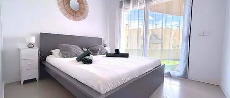 Fer et planche Ă repasser, Wi-Fi, literie fournie