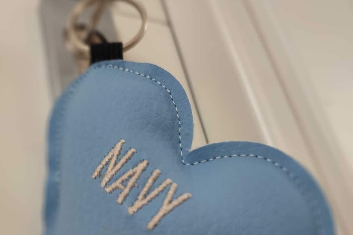 Habitación Confort con 1 cama matrimonial o 2 individuales | Caja de seguridad en la habitación y cortinas blackout