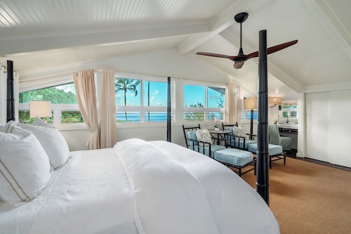 Secret Beach House in Kilauea