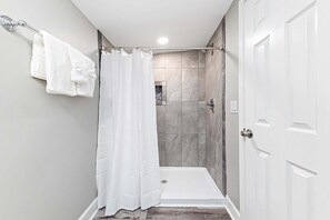 Casa, 5 habitaciones | Baño | Shampoo 