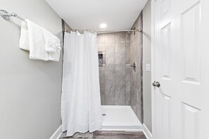Bathroom - Coastal Dreams 1308 5 Bedroom Home (Gulf Shores)