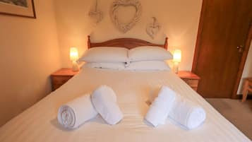 3 quartos, individualmente decorados, individualmente mobiliados