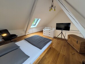 Bügeleisen/Bügelbrett, WLAN, Bettwäsche