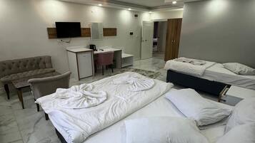 Deluxe Room, City View | Desk, laptop workspace, free WiFi