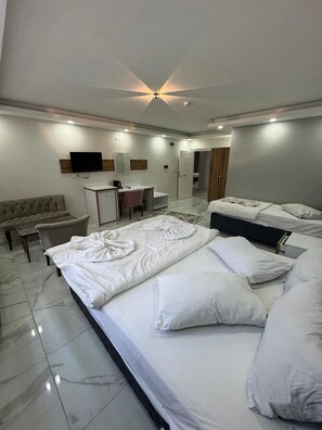 Deluxe Room, City View | Desk, laptop workspace, free WiFi