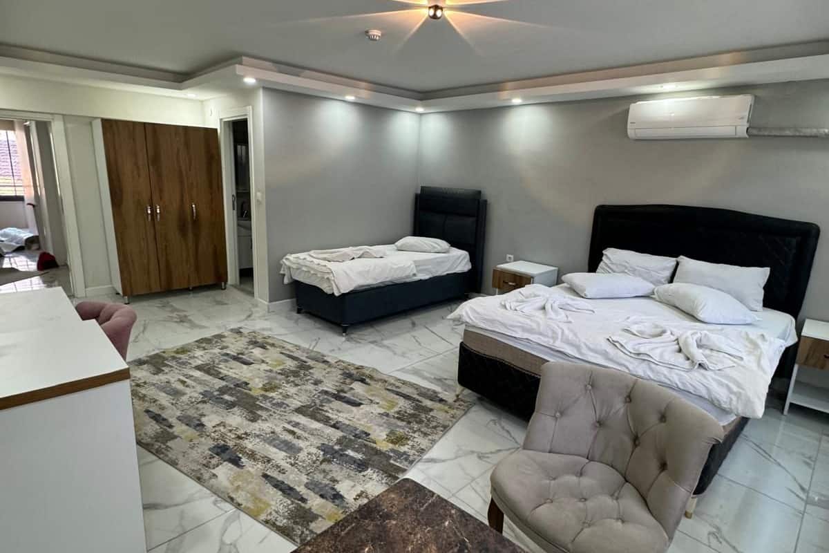 Deluxe Room, City View | Desk, laptop workspace, free WiFi