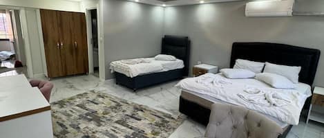 Deluxe Room, City View | Desk, laptop workspace, free WiFi