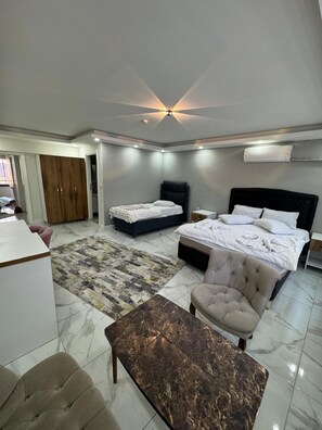 Deluxe Room, City View | Desk, laptop workspace, free WiFi