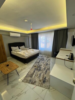 Desk, laptop workspace, free WiFi