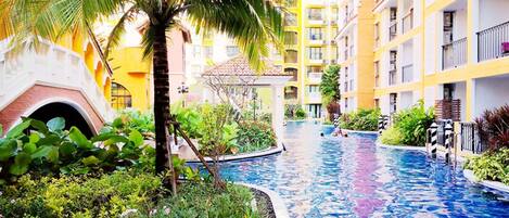 Departamento, 1 habitación, para fumadores, balcón | Alberca | Alberca al aire libre