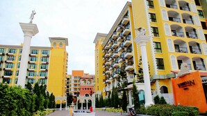 Unclassified image, 3 of 15, button - Venetian Signature Condo Resort Pattaya (Pattaya)