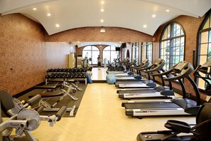 Apartment, 1 Bedroom, Smoking, Balcony | Fitness studio - Venetian Signature Condo Resort Pattaya (Pattaya)