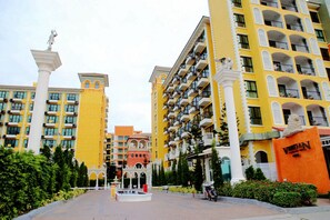 Apartment, 1 Bedroom, Smoking, Balcony | Property entrance - Venetian Signature Condo Resort Pattaya (Pattaya)