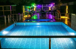 2 piscinas al aire libre