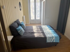 WiFi, bed sheets - Guest Room 3 with Shared Pool, Garden, and Wi-Fi (Betton-Bettonet)