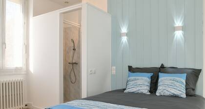 Guest Room 4 with Shared Pool, Communal Garden, and Wi-Fi