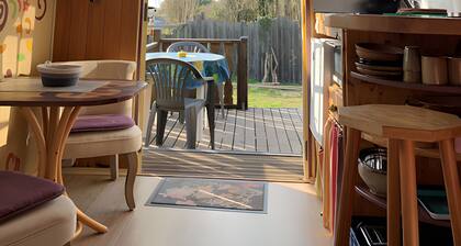 La Roulotte Daninas : terrasse privée, jardin et Wi-Fi à Bourgneuf en Retz