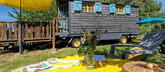 La Roulotte Daninas: Private Terrace, Garden & Wi-Fi in Bourgneuf en Retz