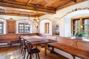Dining - Chalet 'Augenweide' with Mountain View, Private Terrace and Wi-Fi (Bad Feilnbach)