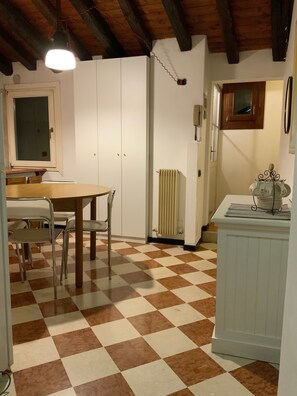 Dining - Apartment 'Ca' Molinetto' with Wi-Fi and Air Conditioning (Treviso)