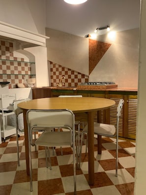 Dining - Apartment 'Ca' Molinetto' with Wi-Fi and Air Conditioning (Treviso)