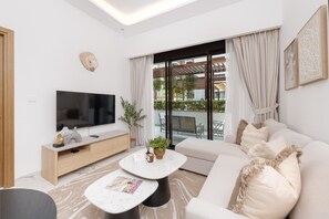 TV - Perfectly Positioned Near the Park and Meydan Racecourse, Al Merkadh (Dubai)