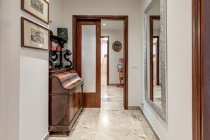 Interior - Da Luigi Pio Florence – Comfortable Apartment with Garden View and Private Parking (Firenze)