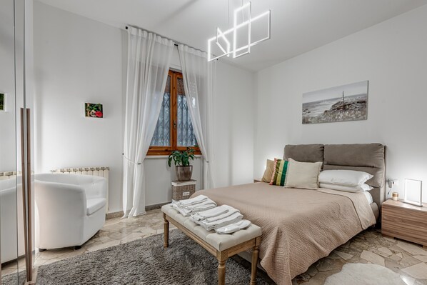 Iron/ironing board, WiFi, bed sheets - Da Luigi Pio Florence – Comfortable Apartment with Garden View and Private Parking (Firenze)