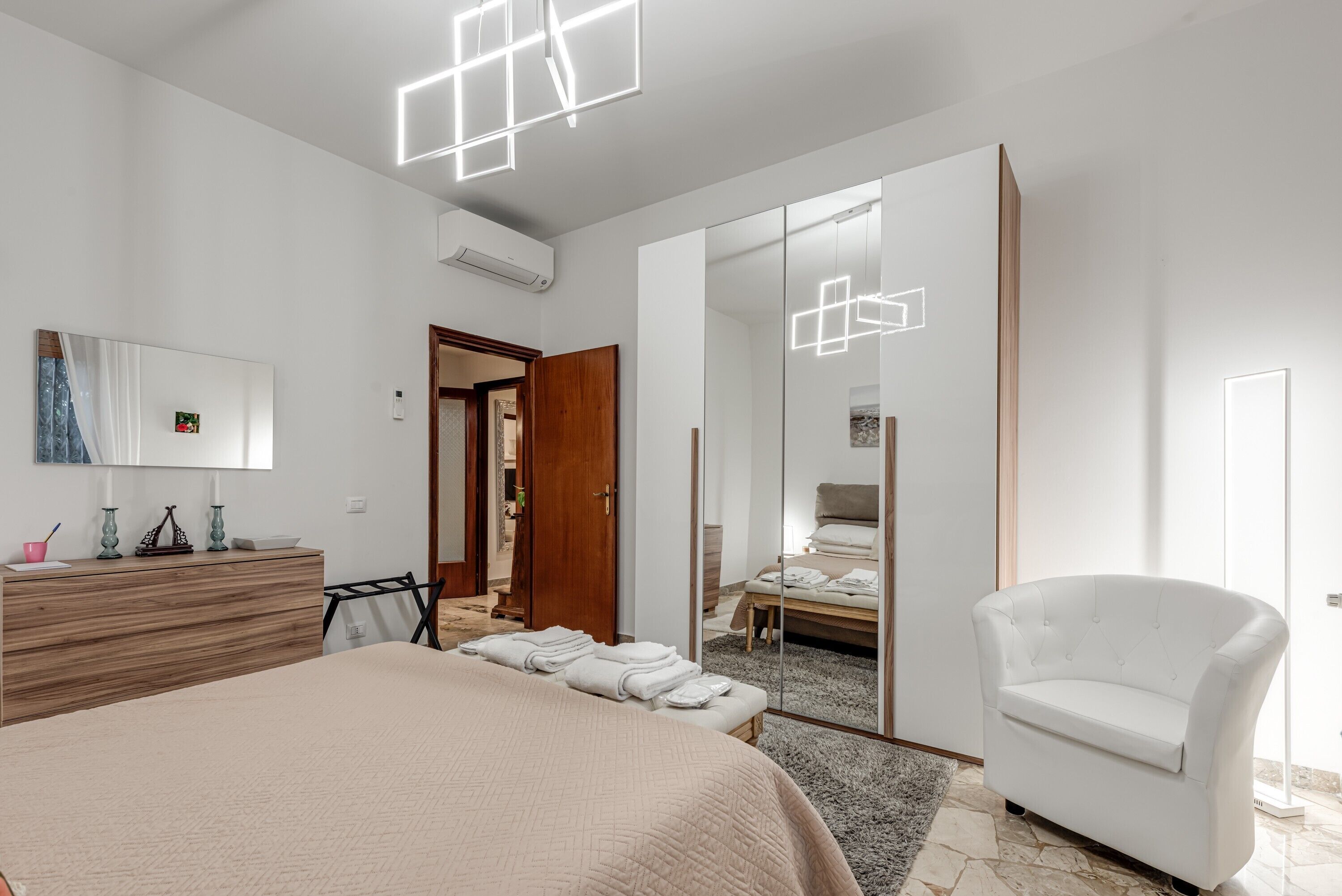 Bügeleisen/Bügelbrett, WLAN, Bettwäsche