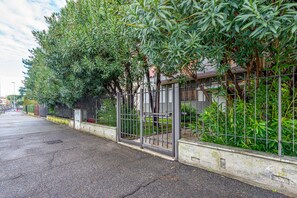 Property grounds - Da Luigi Pio Florence – Comfortable Apartment with Garden View and Private Parking (Firenze)