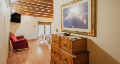 La Cabaña - Rural House in Burgos: 5 Bedrooms and Mountain Views