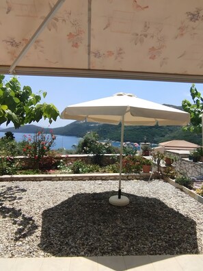 Property grounds - Apartment 'Vardia Room' with Sea View, Wi-Fi and Air Conditioning (Lefkada)