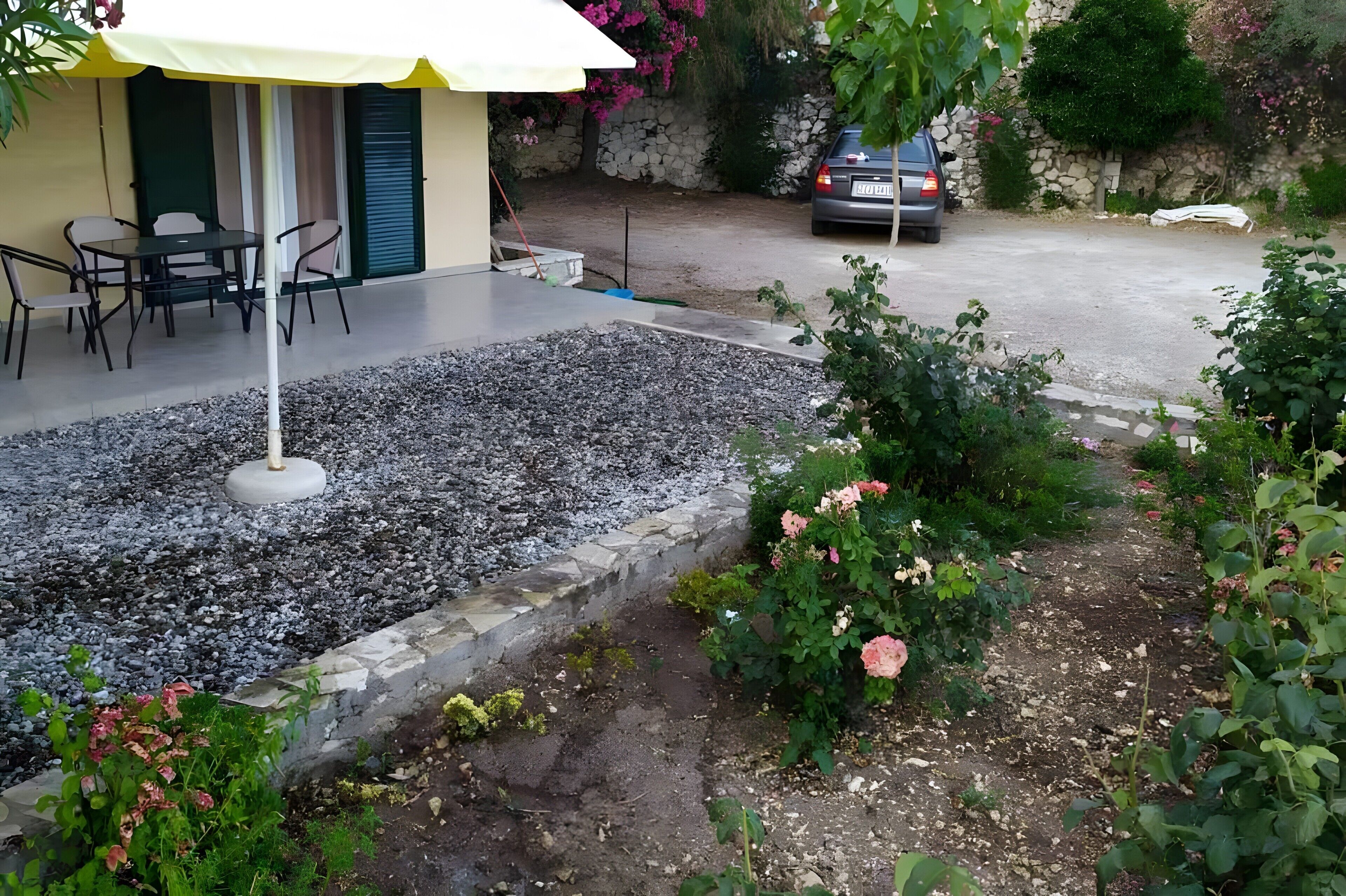 屋外ダイニングエリア