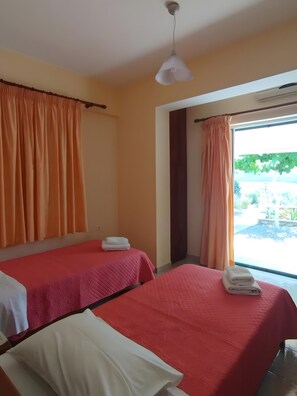 Ferros/tábuas de passar roupa, Wi-Fi, roupa de cama