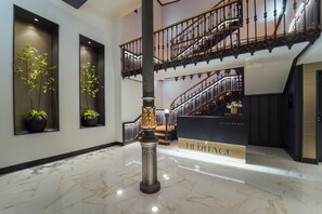 Lobby sitting area - Heritage Suites Oviedo (Oviedo)