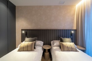 Blackout drapes, iron/ironing board, free WiFi - Heritage Suites Oviedo (Oviedo)