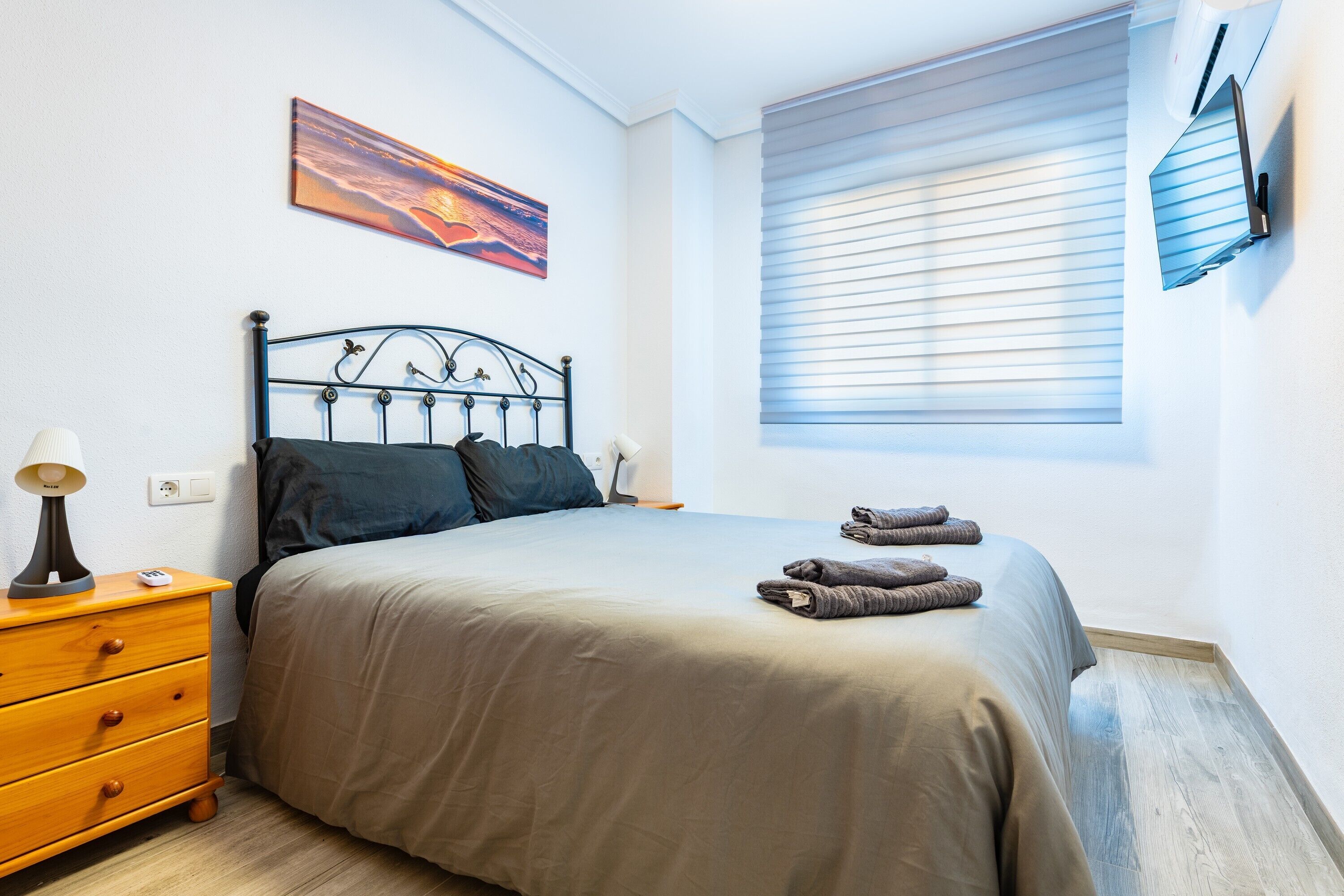 2 dormitorios, tabla de planchar con plancha, wifi y ropa de cama