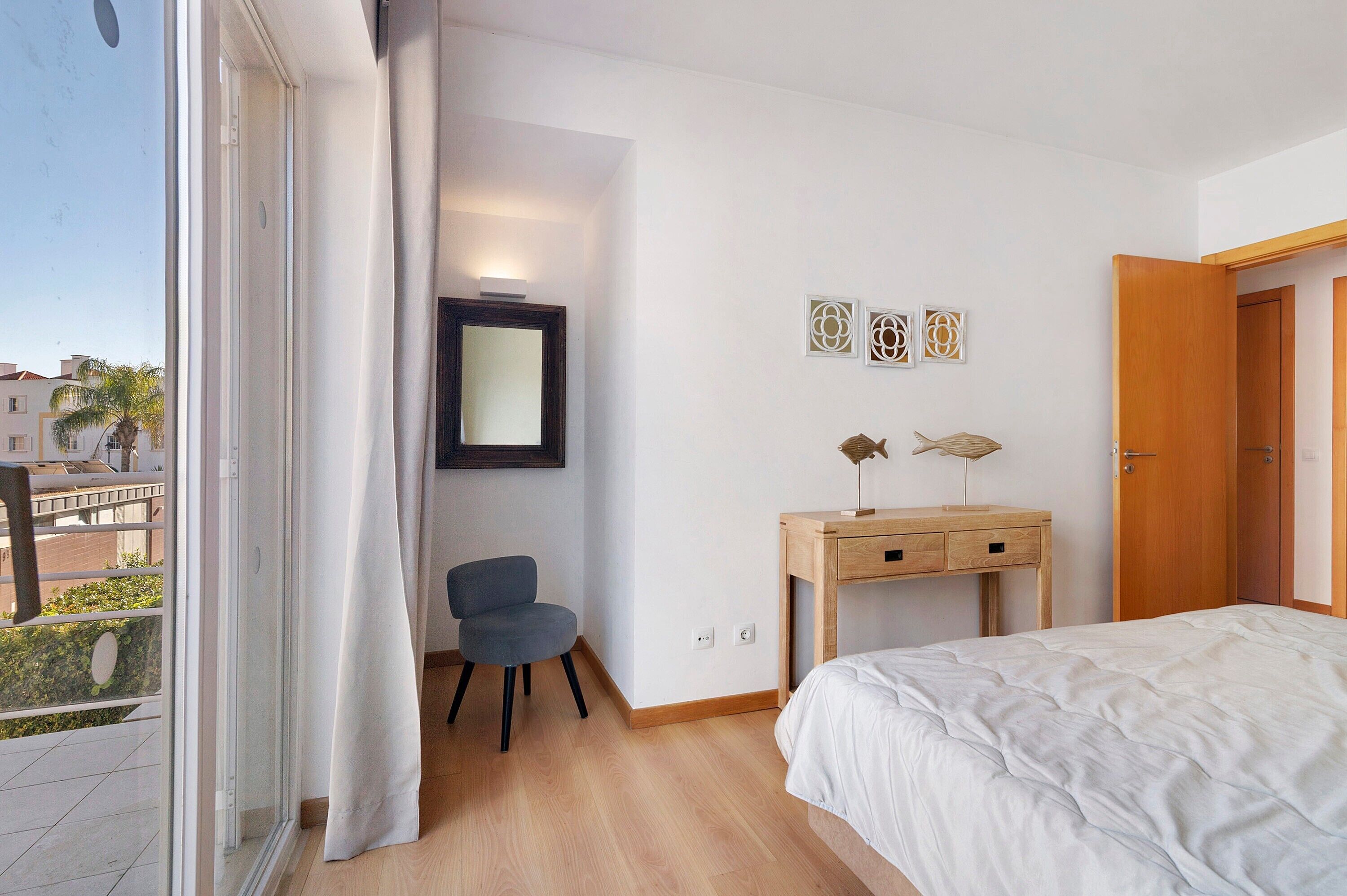 2 slaapkamers, een strijkplank/strijkijzer, wifi, beddengoed