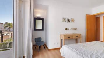 2 slaapkamers, een strijkplank/strijkijzer, wifi, beddengoed