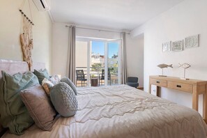 2 slaapkamers, een strijkplank/strijkijzer, wifi, beddengoed