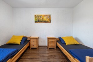 4 slaapkamers, een strijkplank/strijkijzer, wifi, beddengoed