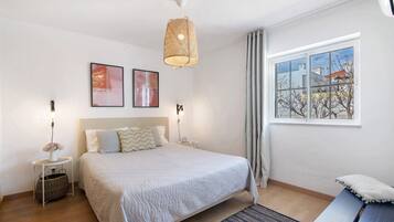 2 habitaciones, tabla de planchar con plancha, wifi y ropa de cama