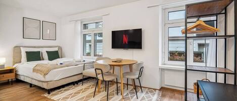 Desk, iron/ironing board, WiFi, bed sheets