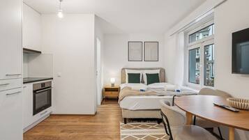 Bureau, fer et planche Ă repasser, Wi-Fi, draps fournis